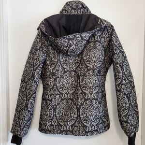 Powder Room Medium Women Winter Snowboarding Jacket Grey Paisley Retro Ski Coat